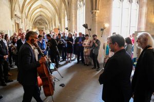 Koncert Věry Špinarové do Priessnitzových lázní přilákal stovky návštěvníků.