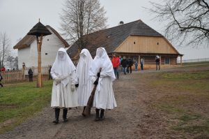 Obchůzka Lucek v kouřimském skanzenu