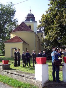 Kostel svatého Jakuba Většího v Ratenicích. Foto Nadkachna, Wikimedia Commons.