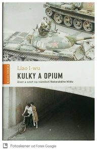 Titulní strana knihy Kulky a opium