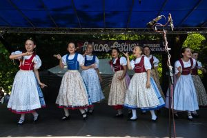 Mladí lidé mají zájem o folklorní tradice