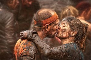 FIAP - Gold Medal, BEVERELY HAYES (England) - Mudder Kiss