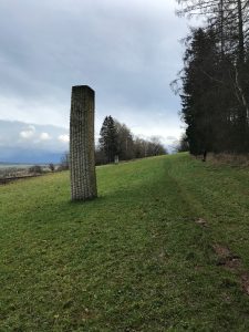 Jiří Kačer: Obelisk, Příběh utrpení a nadějí u Kuksu (2008)