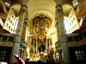 Jaro v Drážďanech láká barokní perlou Frauenkirche