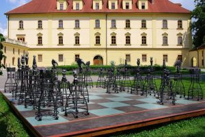 Šachy na nádvoří zámku, foto: A. Cikánek