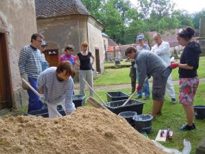 Míchání malty, foto z minulého ročníku