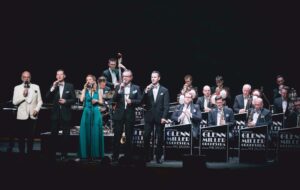 Glenn Miller Orchestra vystoupí v ČR v lednu 2024, vlevo současný kapelník Wil Salden