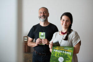 Marie Poláčková a Martin Sichinger. Letošní ročník festivalu Šumava Litera měl podtitul Učitelé a školy na Šumavě a v Bavorském lese.