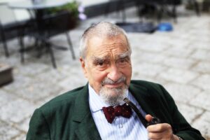 Karel Schwarzenberg byl přitažlivý ze své podstaty a přitažlivý byl i osud celého schwarzenberského rodu