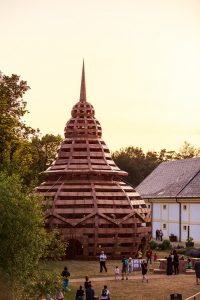 akce Monument z kartonu 6/2023